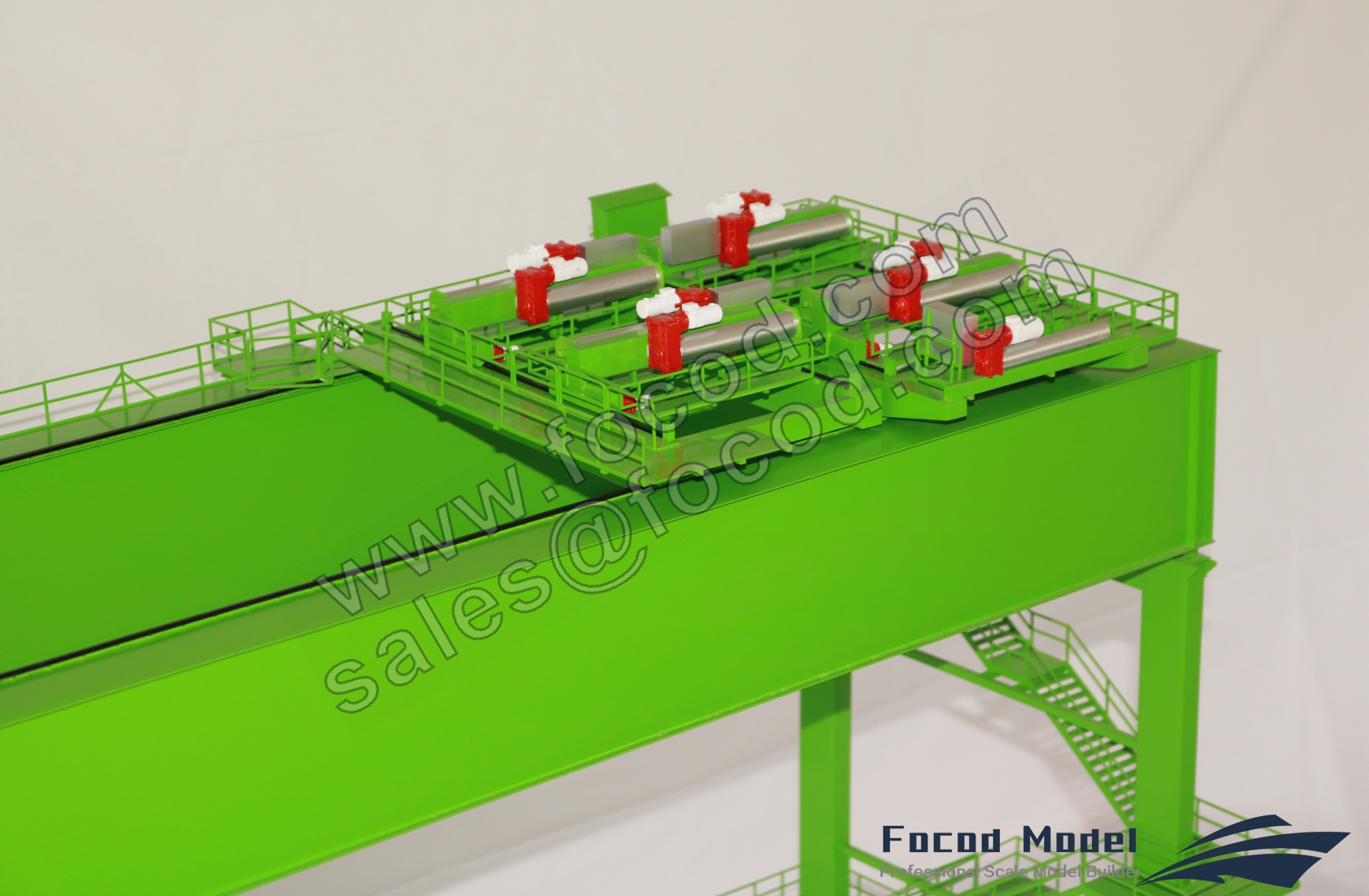 customized model of 500t portal crane